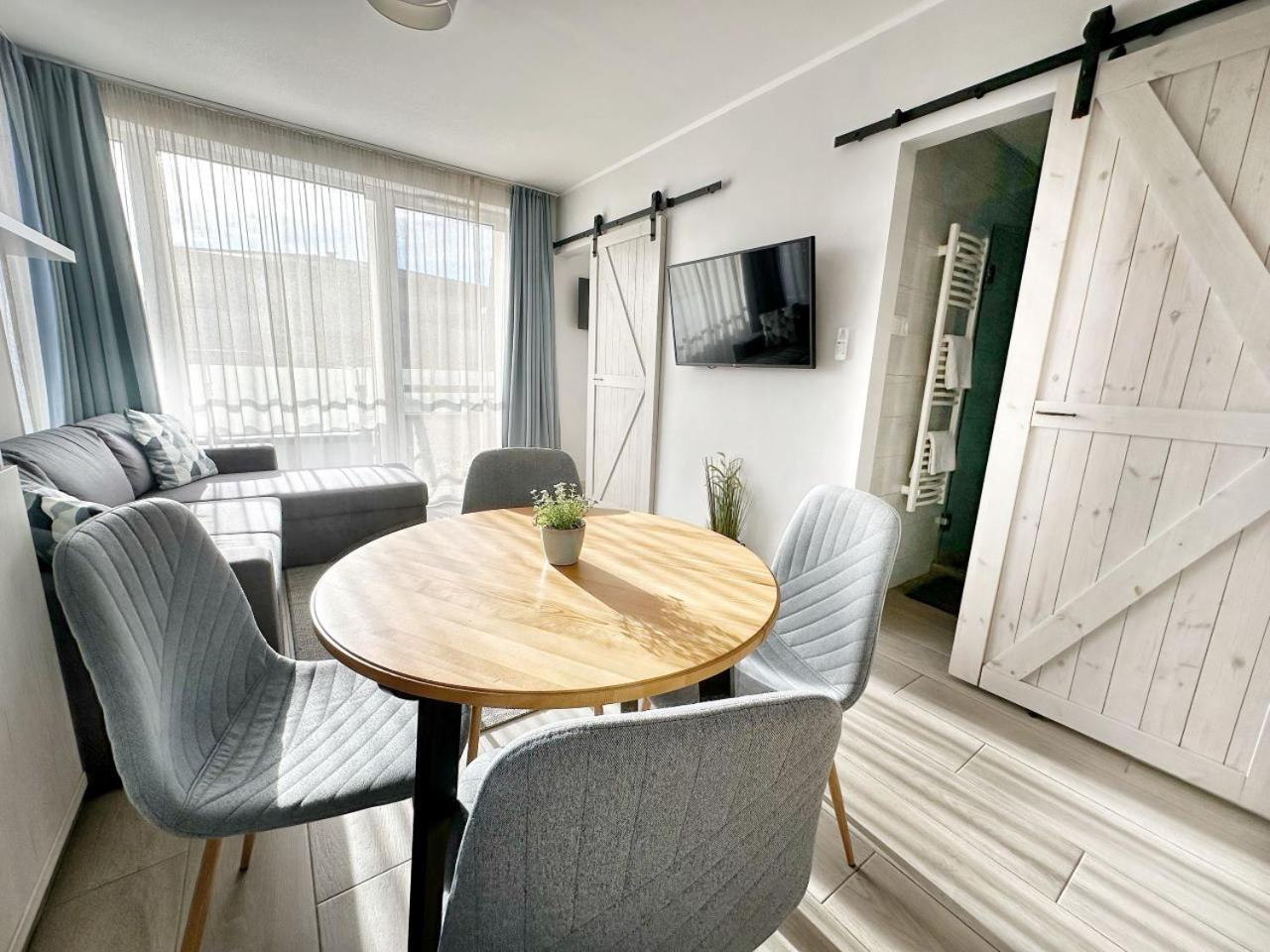 Marina Apartment By Dora Кестхей Экстерьер фото