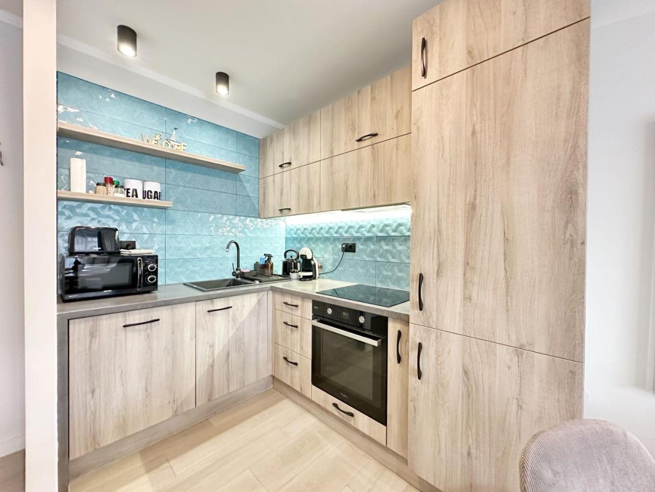 Marina Apartment By Dora Кестхей Экстерьер фото